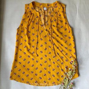 LIKE NEW Old Navy Yellow Sleeveless Top with Flower Design Size XS